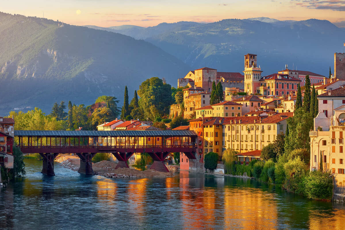 Bord de rivière historique à Vicence, Italie