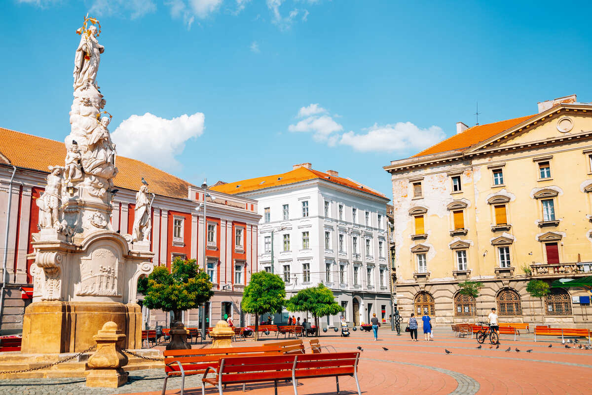 Place historique dans la vieille ville de Timisoara, Roumanie