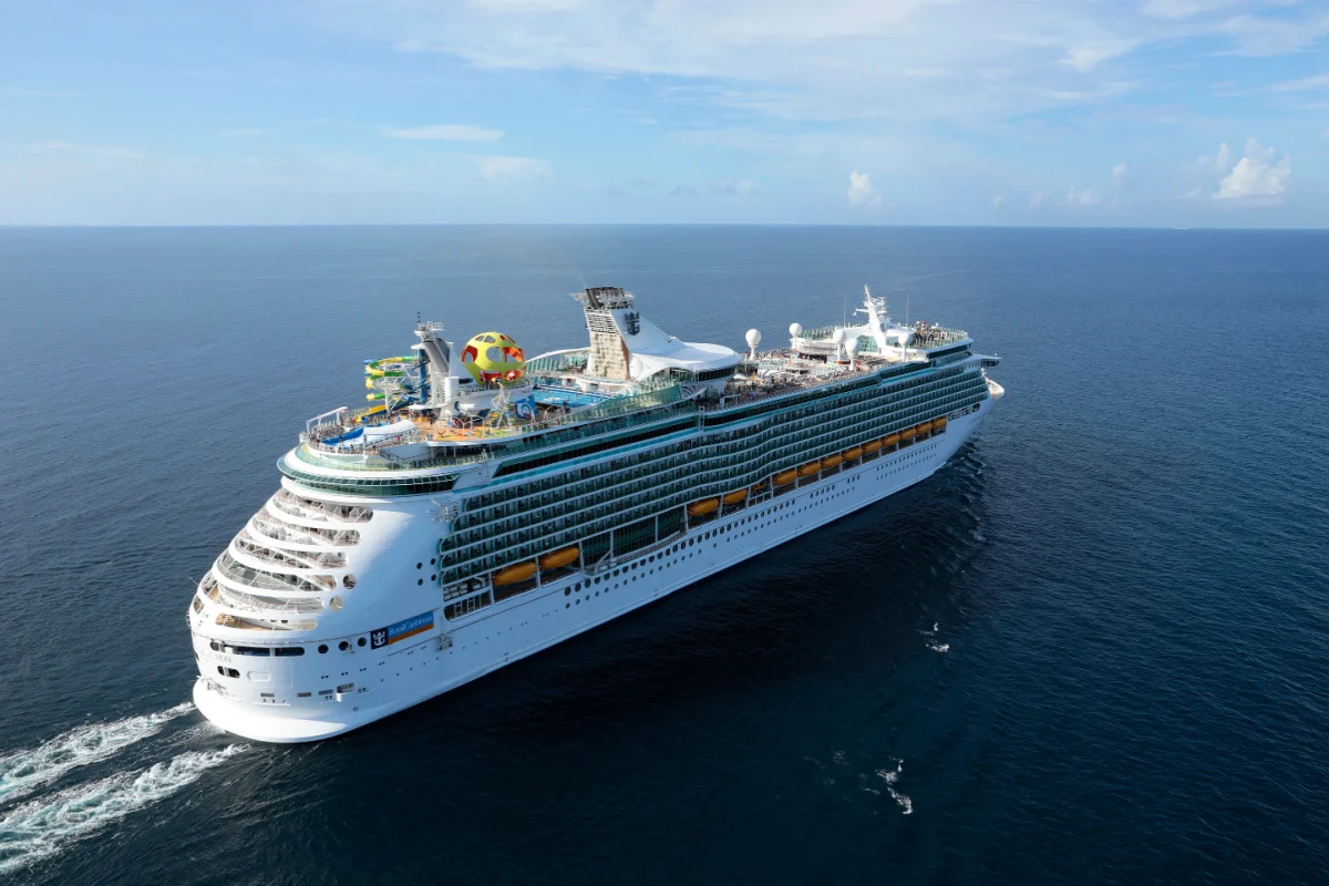 Grand bateau de croisière