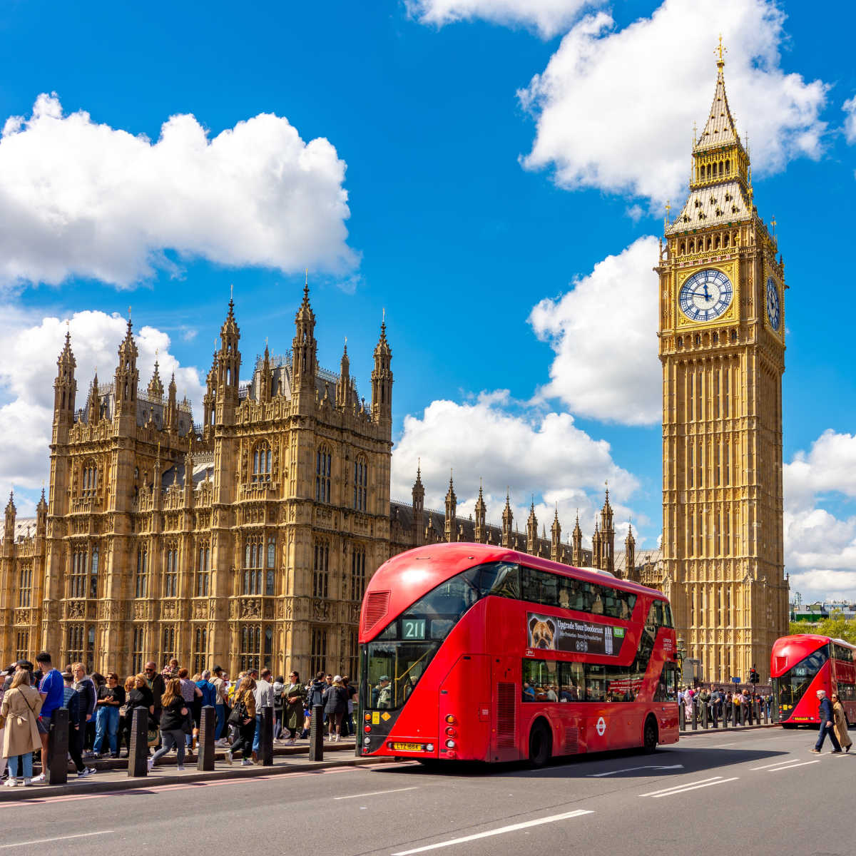 Bus à impériale à Big Ben à Londres