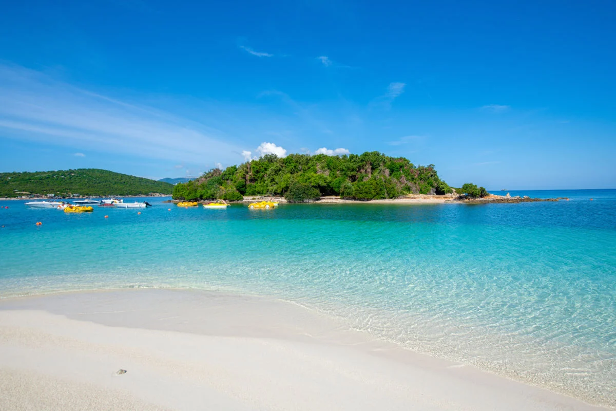 Plage paradisiaque à Ksamil, Albanie