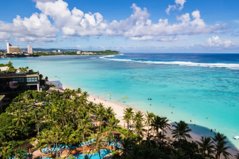 Les Américains peuvent visiter les îles inconnues du Pacifique sans aucune exigence de passeport et avec des eaux cristallines