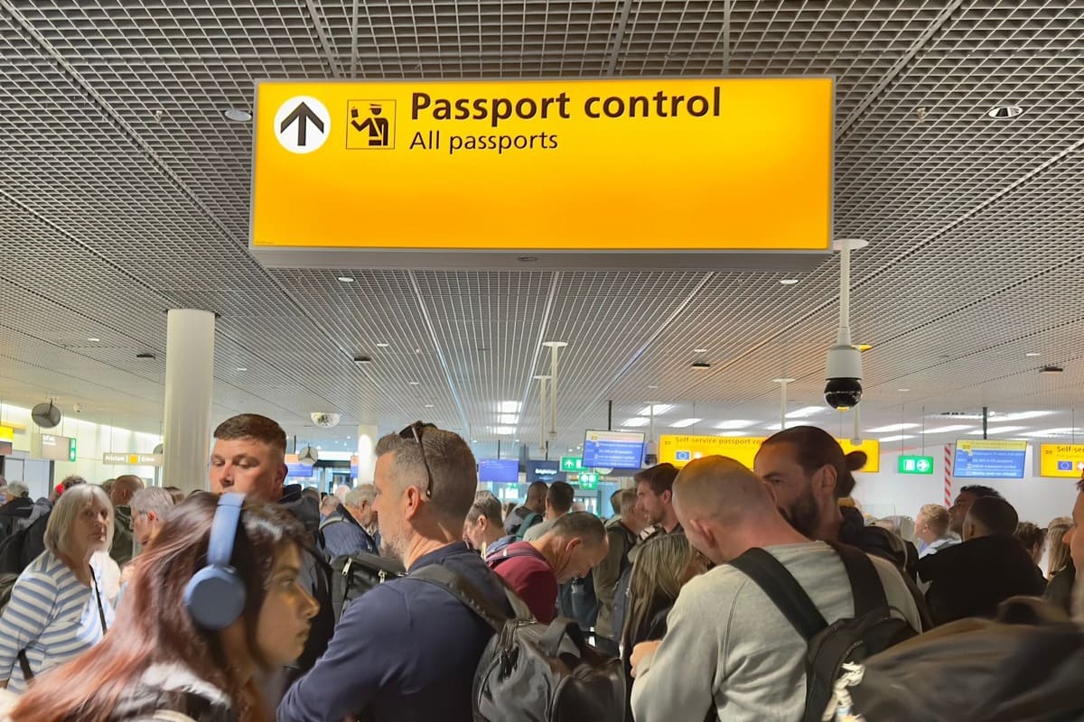 Jusqu'à 5 heures de temps d'attente dans les aéroports européens grâce au nouveau système frontalier de l'EEE