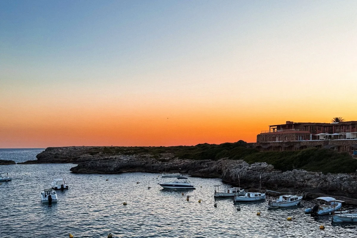 Coucher de soleil à Binibeca Vell, Minorque, Espagne