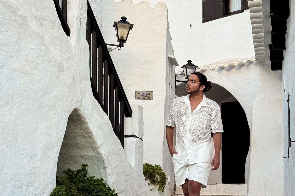Vinicius Costa à Binibeca Vell, Minorque, Espagne. Photo de Vinicius Costa