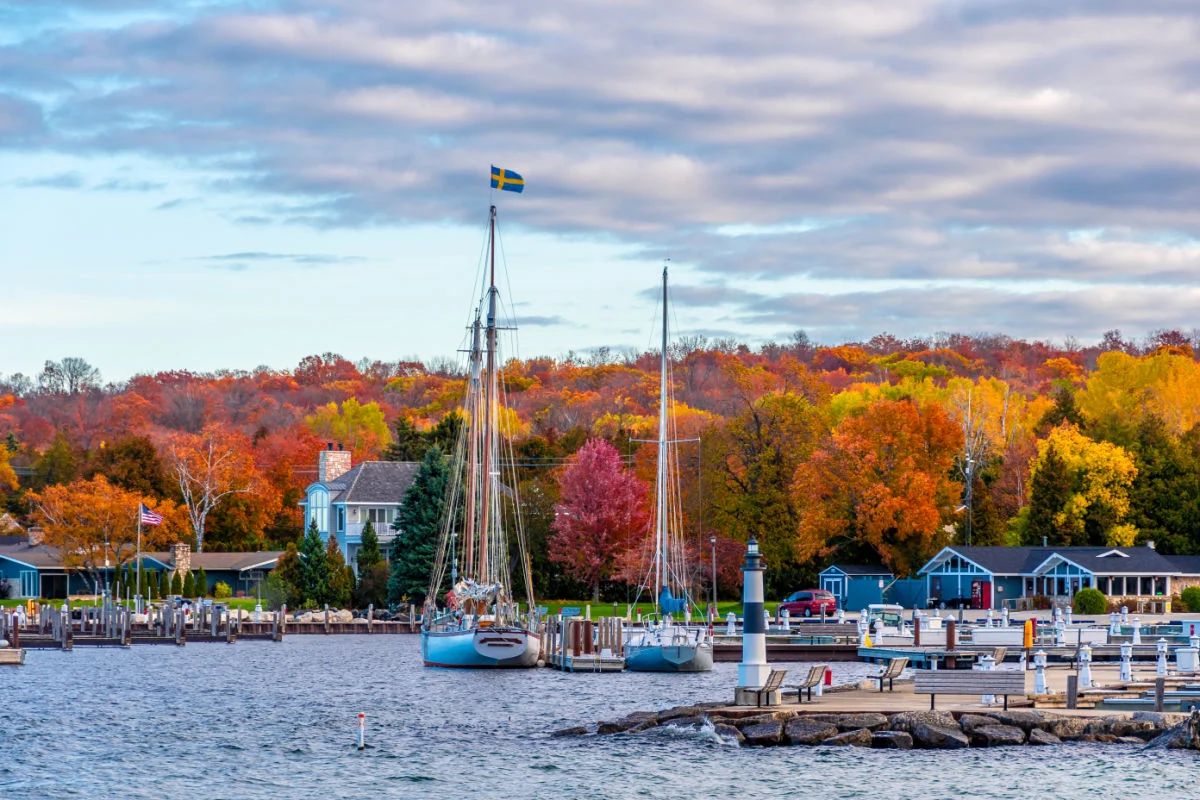 Vue sur le port de Sister Bay Town dans le comté de Door du Wisconsin