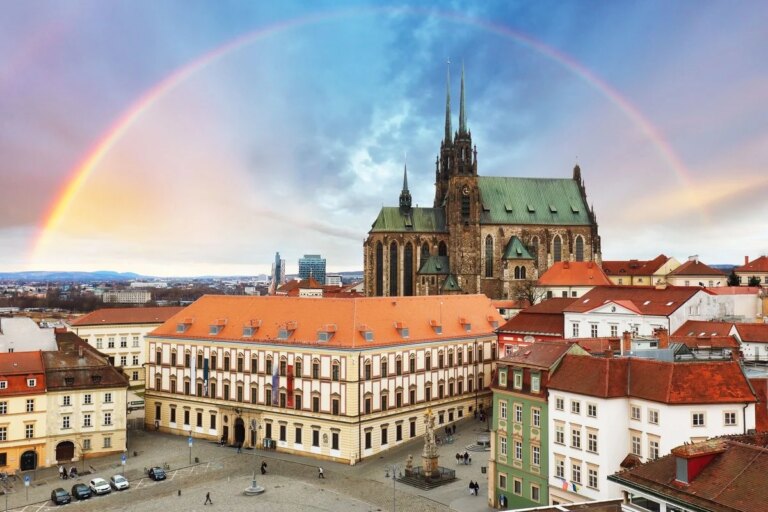 Cette magnifique ville médiévale d’Europe souhaite en fait que davantage de touristes la visitent