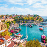 La ville méditerranéenne sous-estimée avec ses températures d&rsquo;octobre à 80°F, ses ruines antiques et ses clubs de plage à 10 $ est la destination à la croissance la plus rapide d&rsquo;Europe