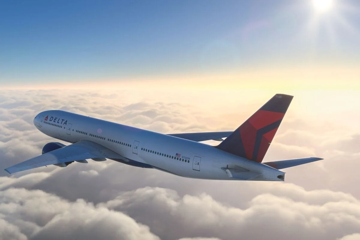 Avion de Delta Airlines en vol