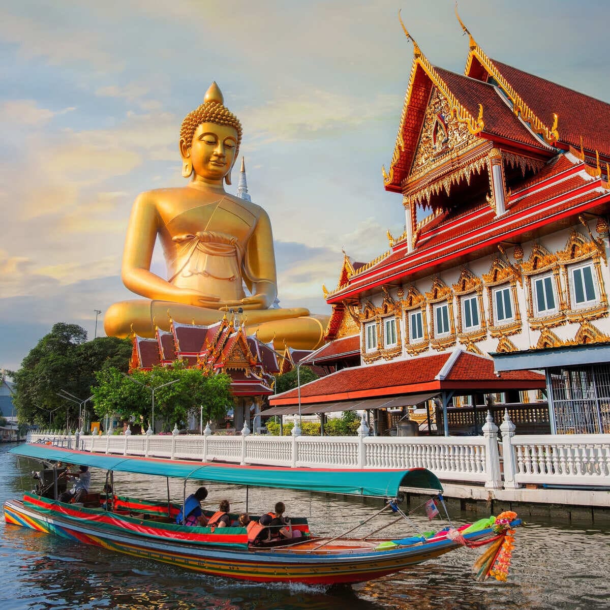 Croisière le long du front de mer à Bangkok, Thaïlande