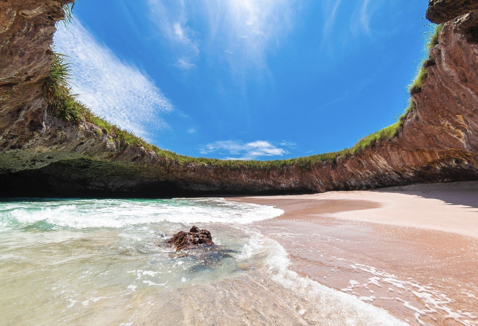 Plage cachée