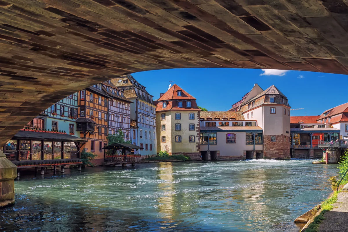 Vue sur le pont du canal de Strasbourg, France