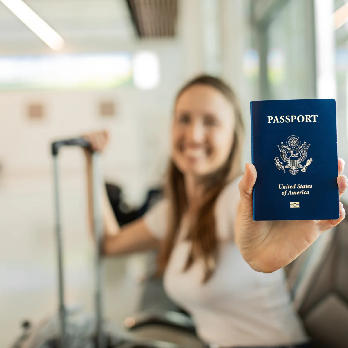 Voyageur détenant un passeport américain