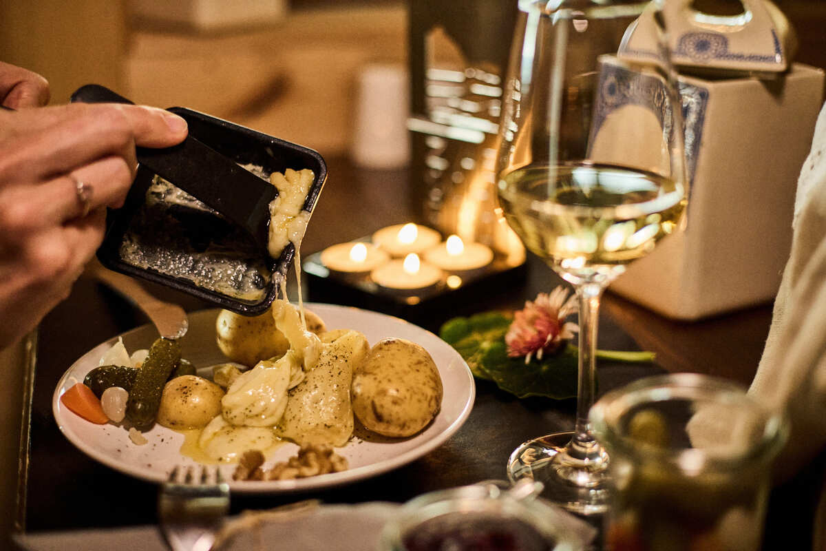 Dîner dans un restaurant suisse, Suisse