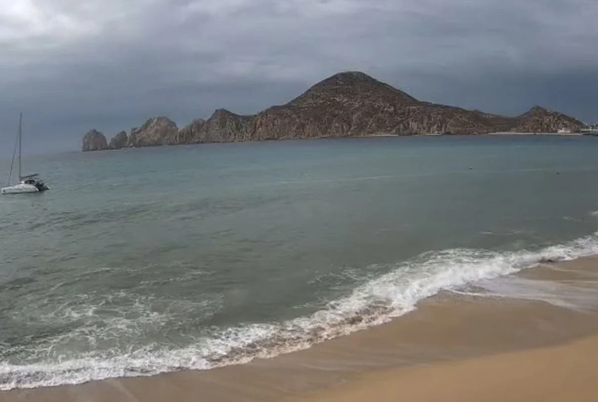 Journée nuageuse à Los Cabos avec pluie