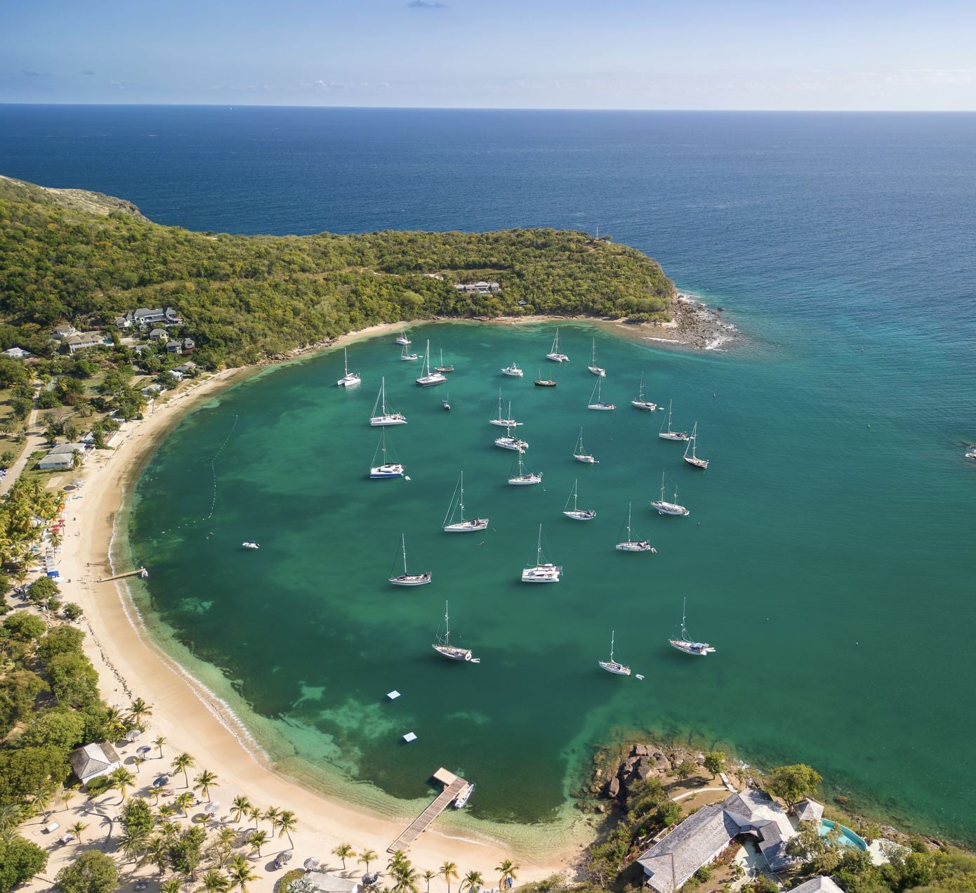 Images aériennes d'Antigua, port anglais