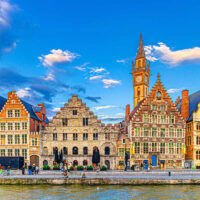 Cette ville belge sous-estimée avec ses châteaux, ses canaux et ses brasseries du XIIe siècle est la nouvelle escapade européenne préférée des Américains