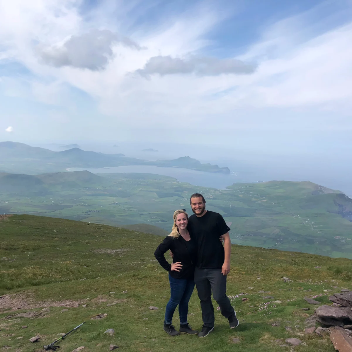 Tyler et Liz Fox sur le mont Brandon à Dingle en Irlande