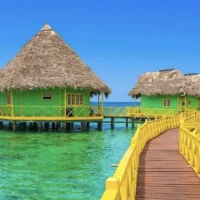 Cette île sûre d&rsquo;Amérique centrale possède des bungalows sur pilotis à 150 $ et utilise le dollar américain