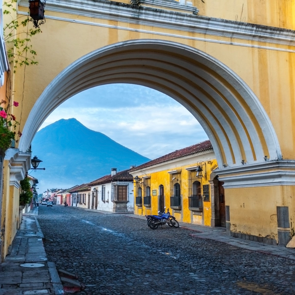 Voûte célèbre à Antigua, Guatemala