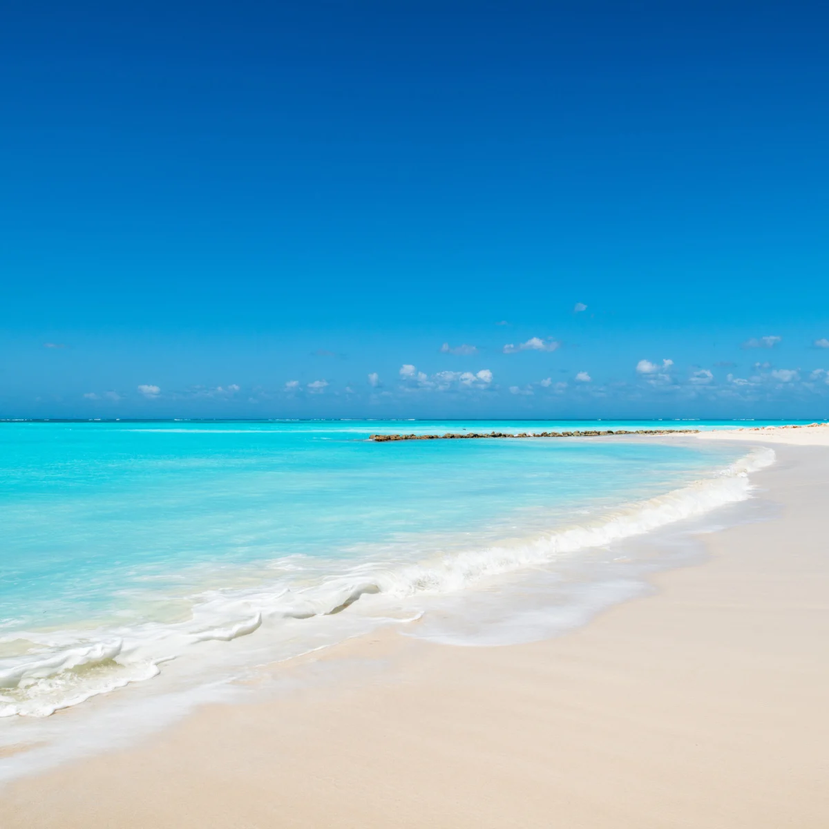 Plage paradisiaque aux Îles Turques et Caïques