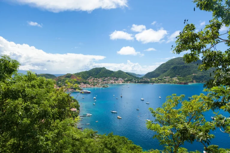 Les 4 villes balnéaires des Caraïbes les plus sûres à visiter cet hiver avec des cocktails à 5 $, des plages de sable blanc vides et des journées parfaites à 85°F