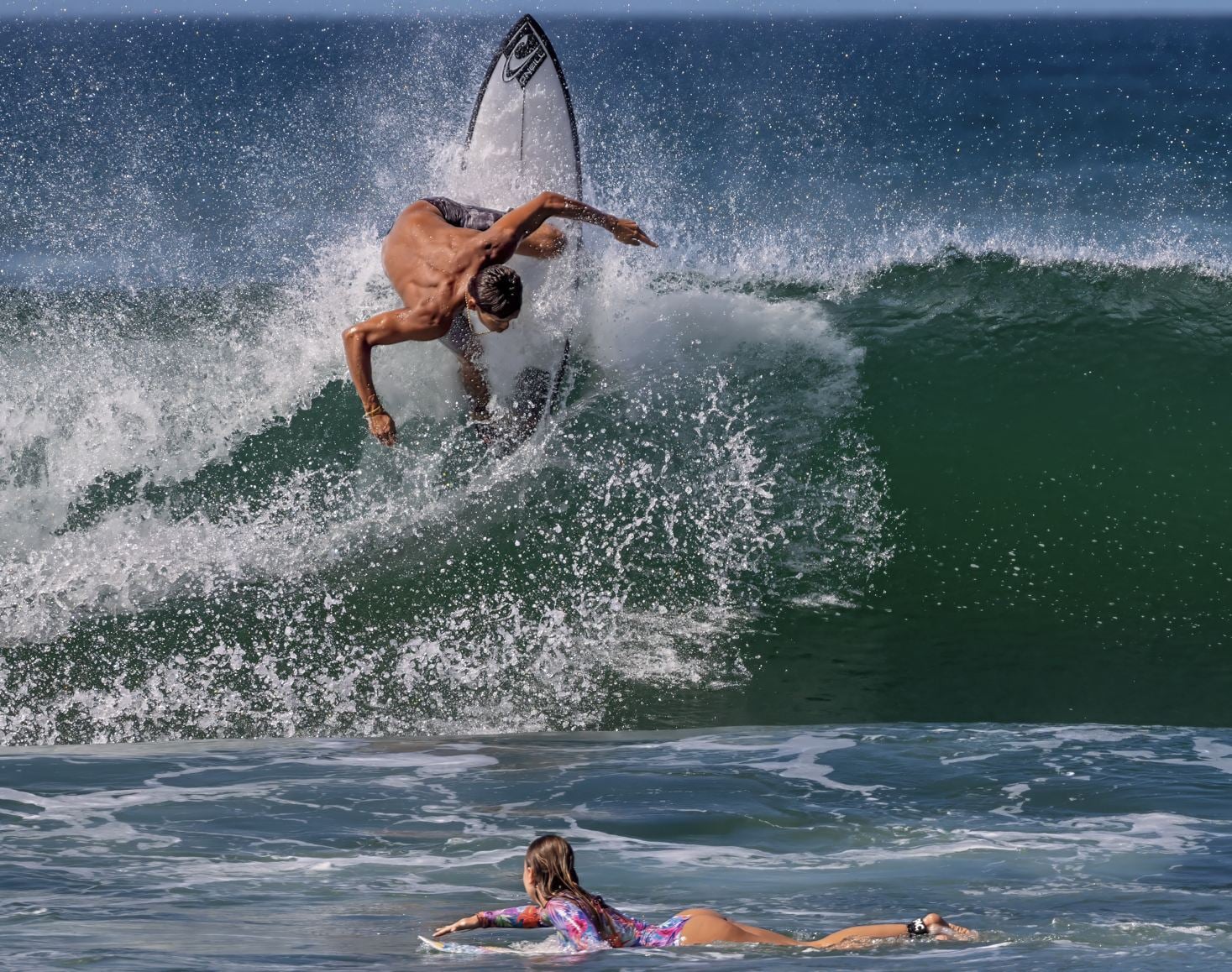Surfer sur Playa Grande