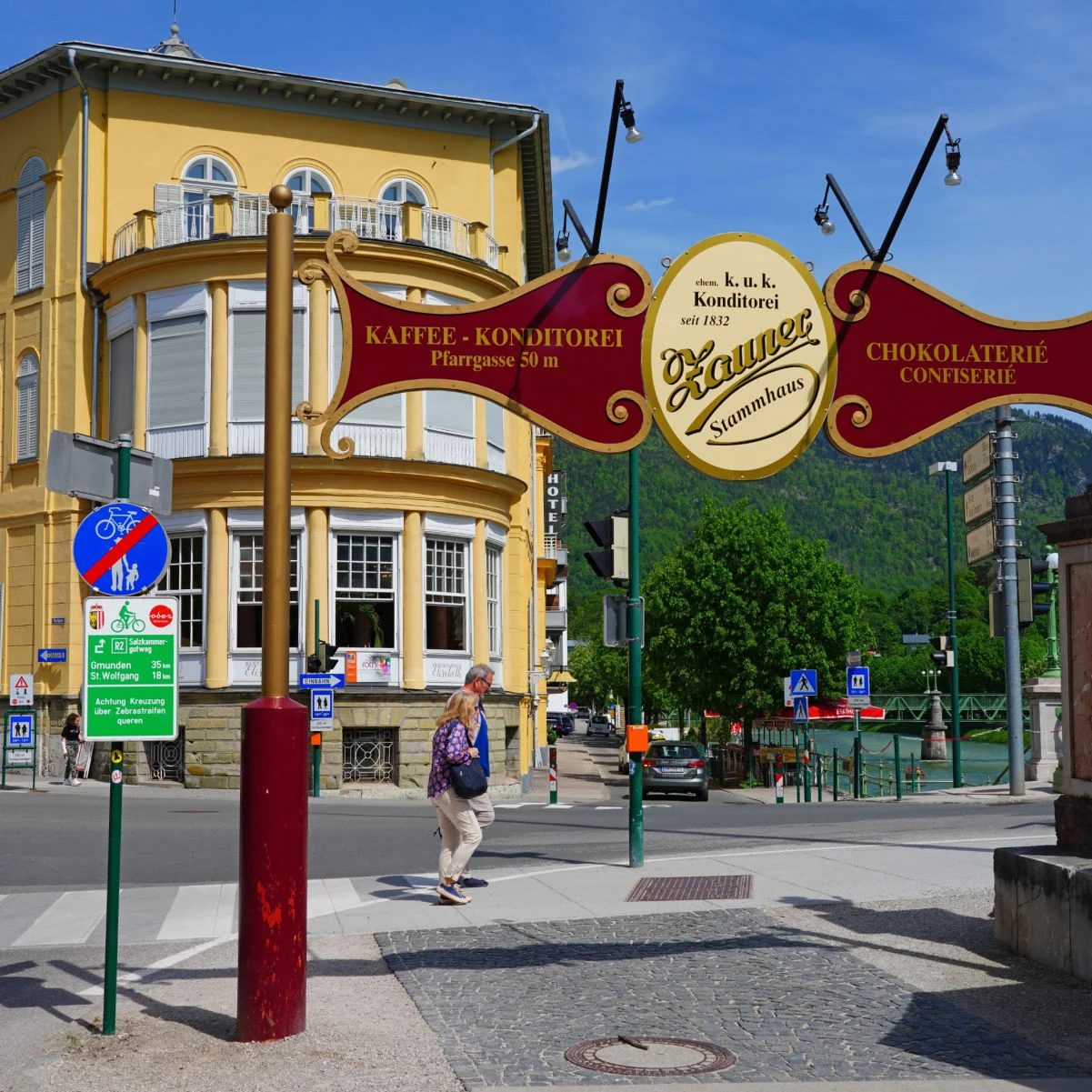 Vue de Bad Ischl, une ville thermale de la région du Salzkammergut. Elle abrite la Kaiservilla, résidence d'été des monarques austro-hongrois François-Joseph Ier et Elisabeth.