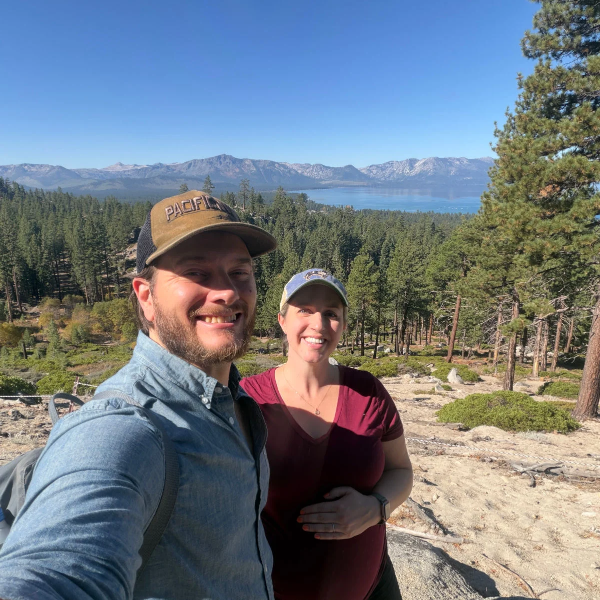 Tyler et Liz Fox en randonnée au lac Tahoe, photo de Tyler Fox