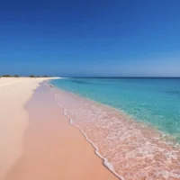 Cette île secrète des Caraïbes anglophones ne compte aucun méga-resort, des baies turquoise sans fin et des scooters à 25 $