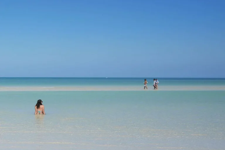 Cette île aux pieds nus près de Cancún, sans voiture, est l&rsquo;une des destinations à la croissance la plus rapide au monde pour 2027