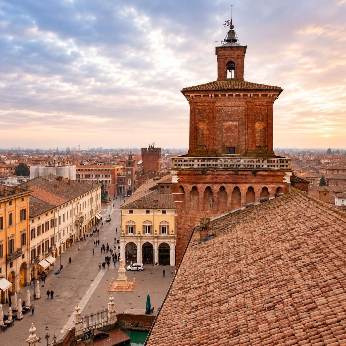 Torre dei Leoni, la tour médiévale la mieux conservée du Castello Estense, Ferrare, Italie du Nord