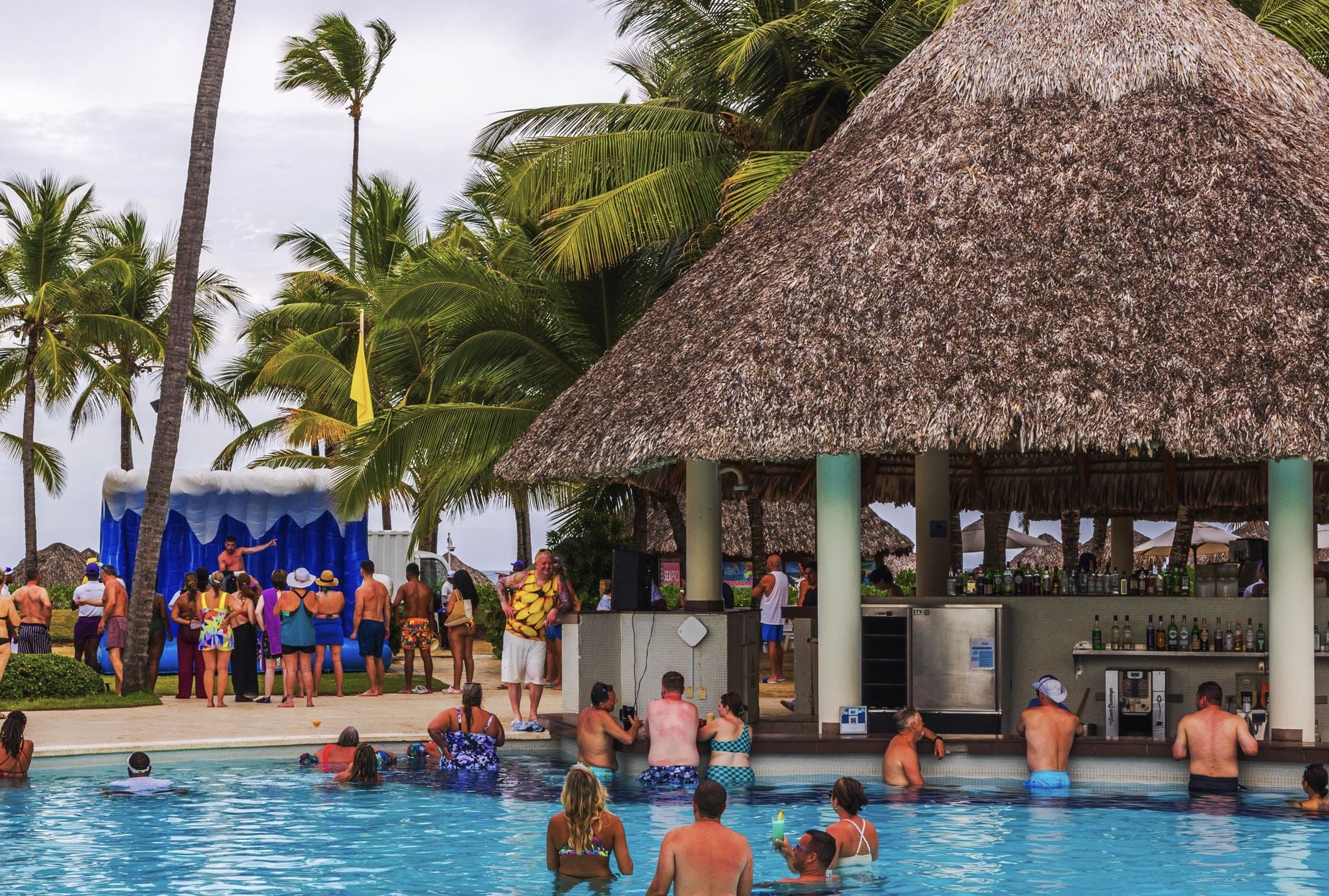 Bar dans la piscine à Punta Cana-Breathless