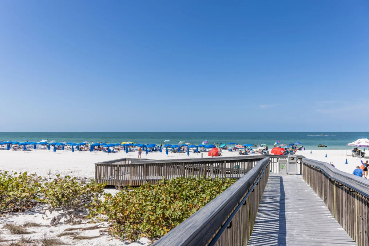 Promenade à Marco Island Beach en Floride