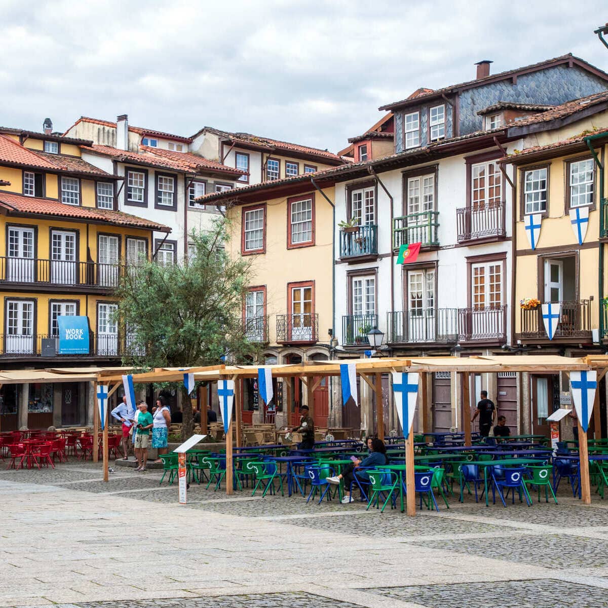 Place Médiévale Historique De Guimaraes, Portugal